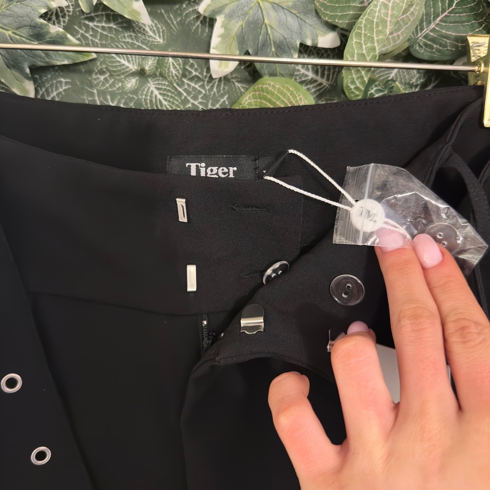Tiger Mist Jetaya black pant nwt - Picture 3 of 5